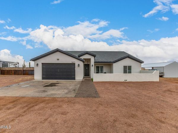1427 E WHITELEY Street, Apache Junction, AZ 85119