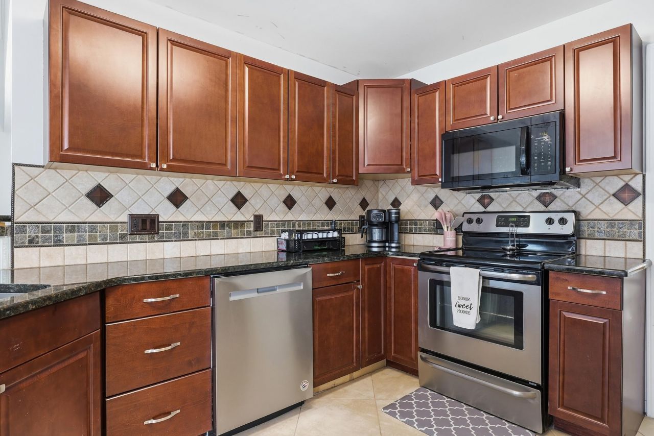 404 Coco Plum Ct. Photo 13