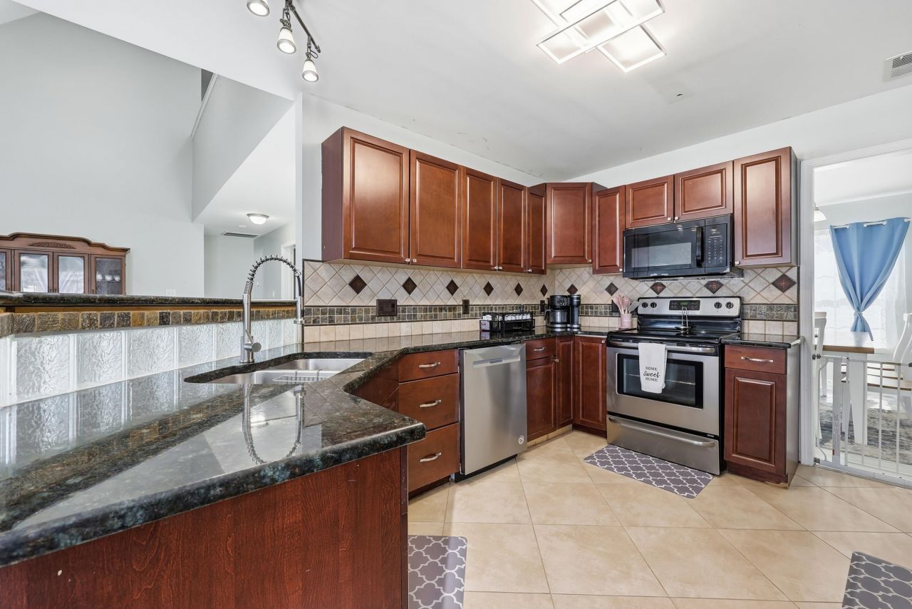 404 Coco Plum Ct. Photo 14