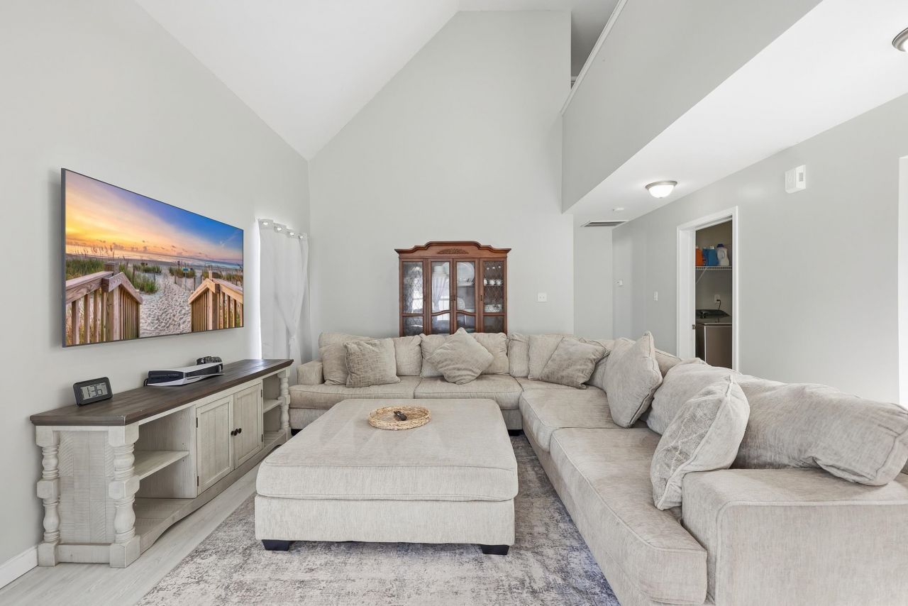 404 Coco Plum Ct. Photo 8