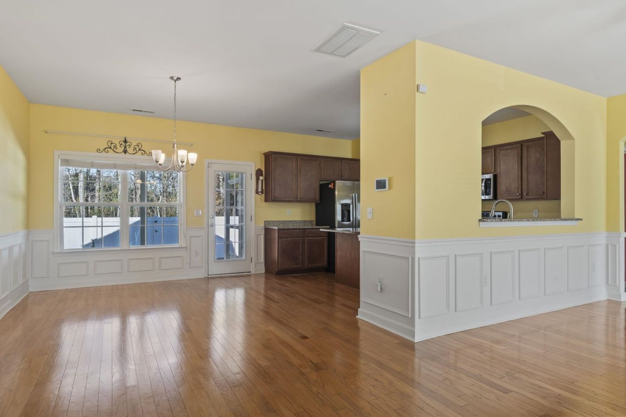 244 Belclare Way Photo 10