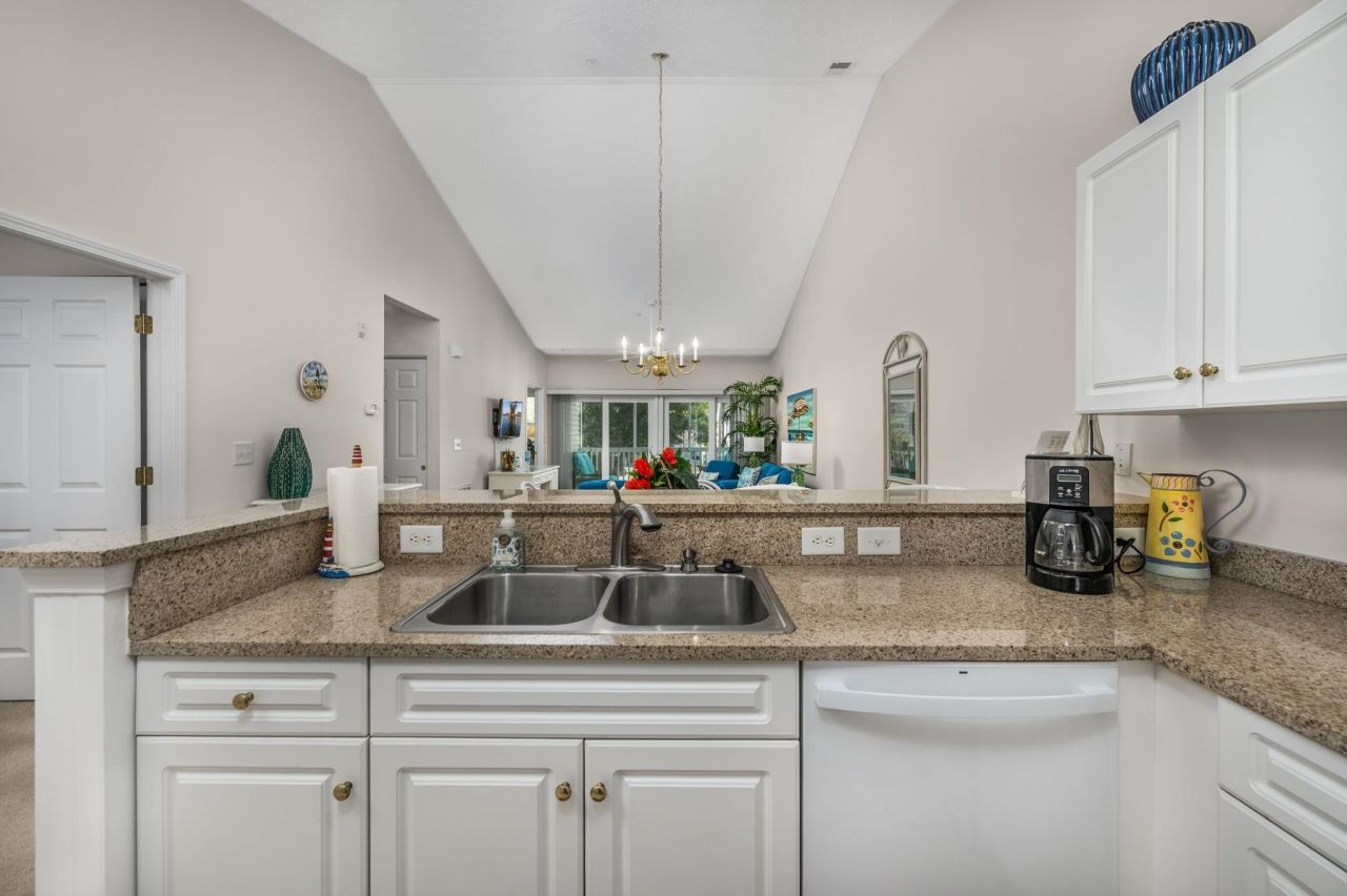 601 N Hillside Dr.  Photo 5