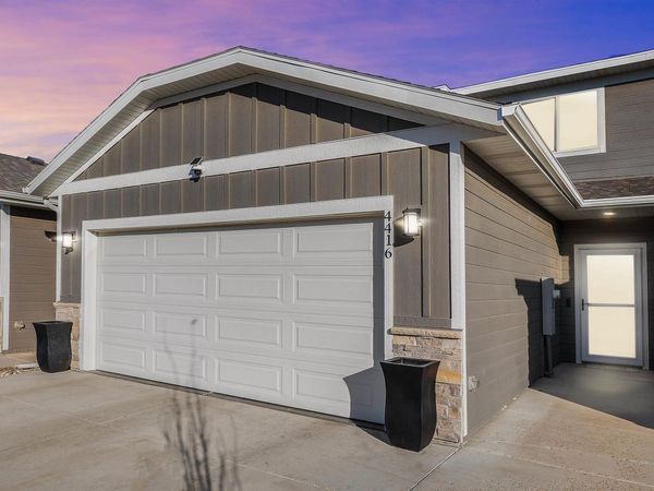 4416 E Whisper Ridge Pl, Sioux Falls, SD 57108
