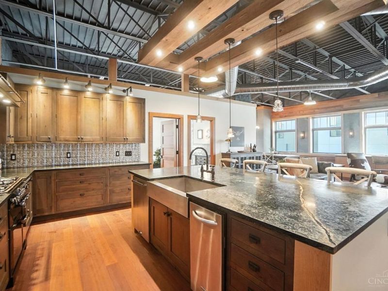 1628 Central Parkway, Cincinnati, OH 45202 Photo 13