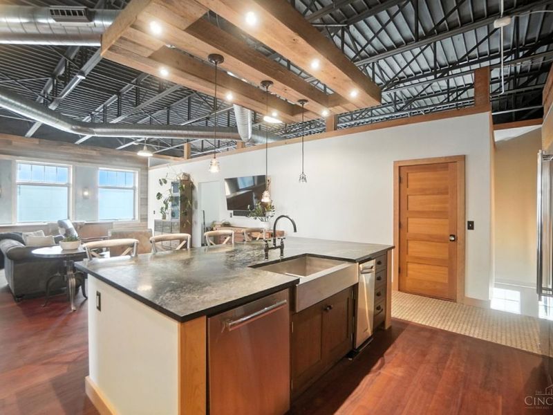 1628 Central Parkway, Cincinnati, OH 45202 Photo 14