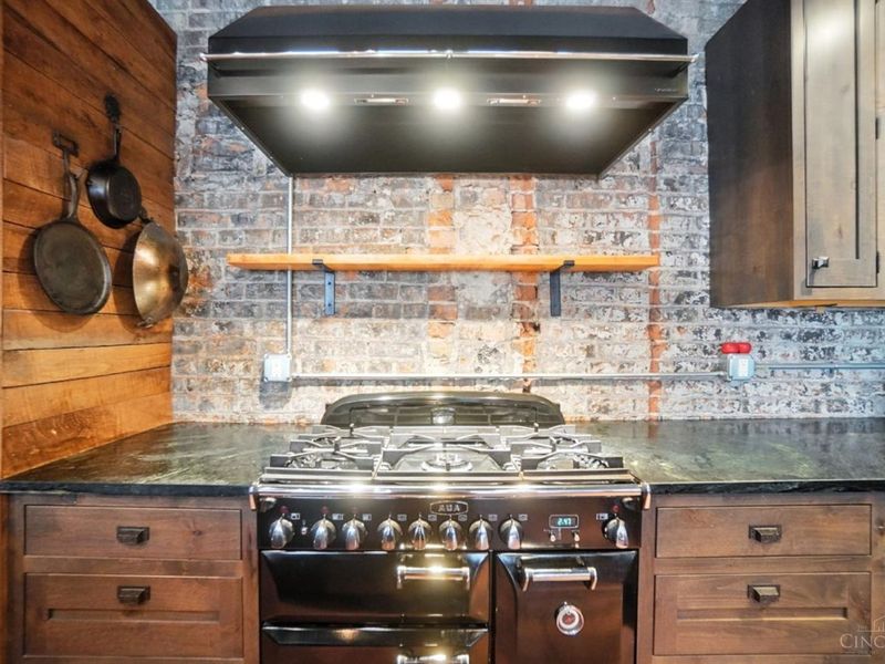 1628 Central Parkway, Cincinnati, OH 45202 Photo 16