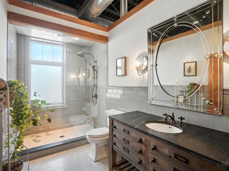 1628 Central Parkway, Cincinnati, OH 45202 Photo 35