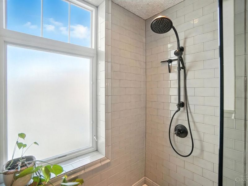 1628 Central Parkway, Cincinnati, OH 45202 Photo 38