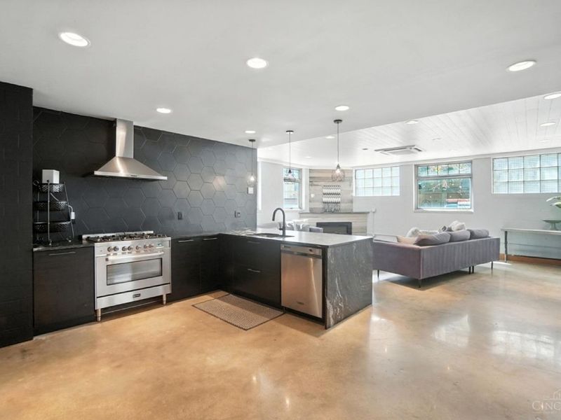 1628 Central Parkway, Cincinnati, OH 45202 Photo 48