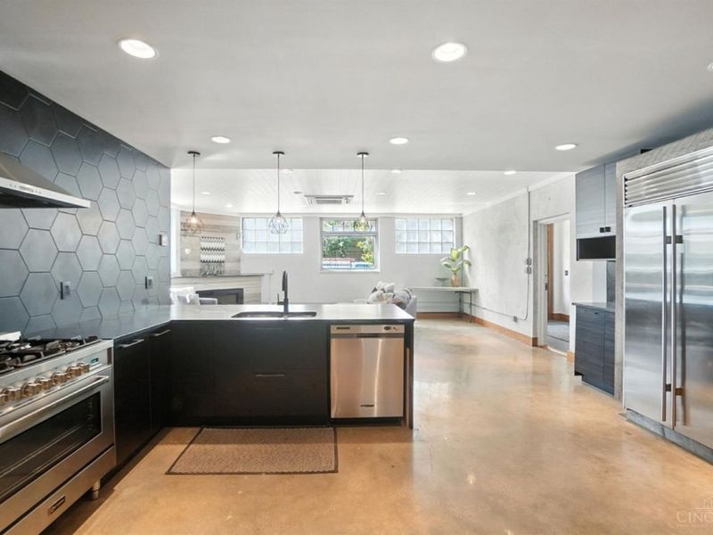 1628 Central Parkway, Cincinnati, OH 45202 Photo 49