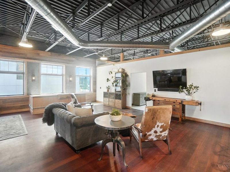 1628 Central Parkway, Cincinnati, OH 45202 Photo 5