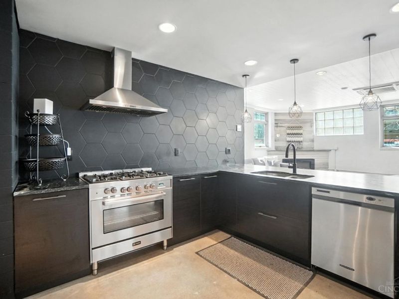 1628 Central Parkway, Cincinnati, OH 45202 Photo 50