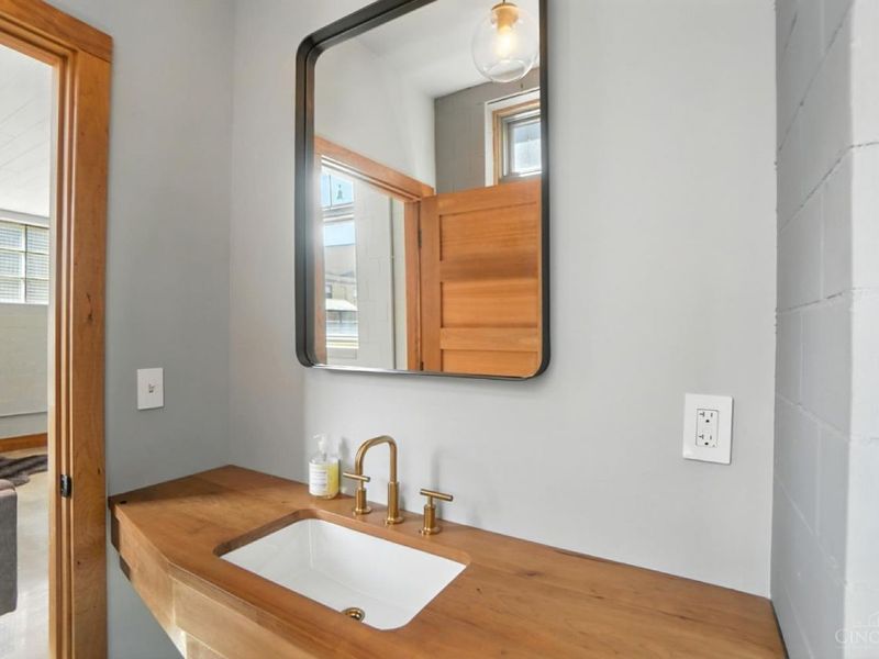 1628 Central Parkway, Cincinnati, OH 45202 Photo 57