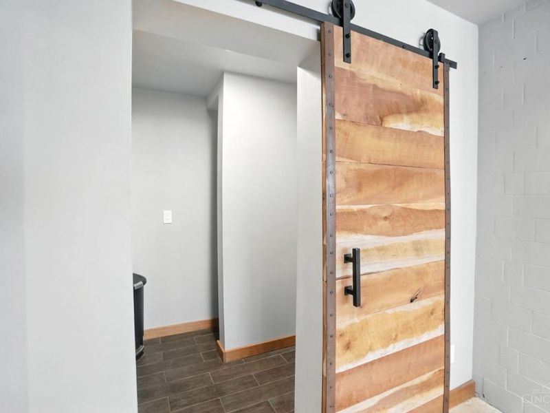 1628 Central Parkway, Cincinnati, OH 45202 Photo 58