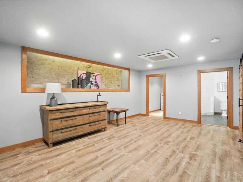 1628 Central Parkway, Cincinnati, OH 45202 Photo 60