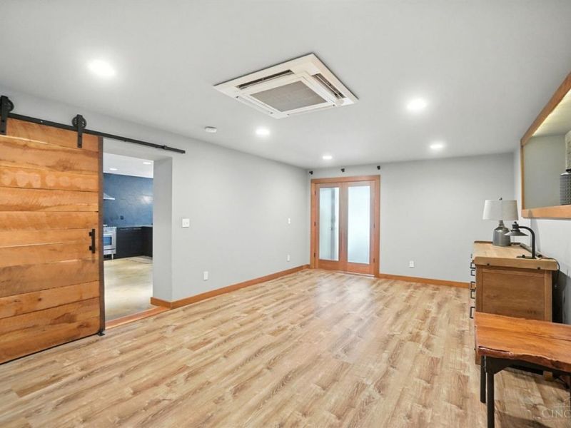 1628 Central Parkway, Cincinnati, OH 45202 Photo 61