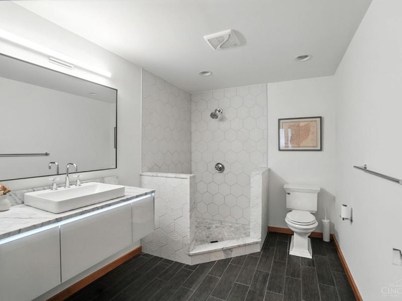 1628 Central Parkway, Cincinnati, OH 45202 Photo 63