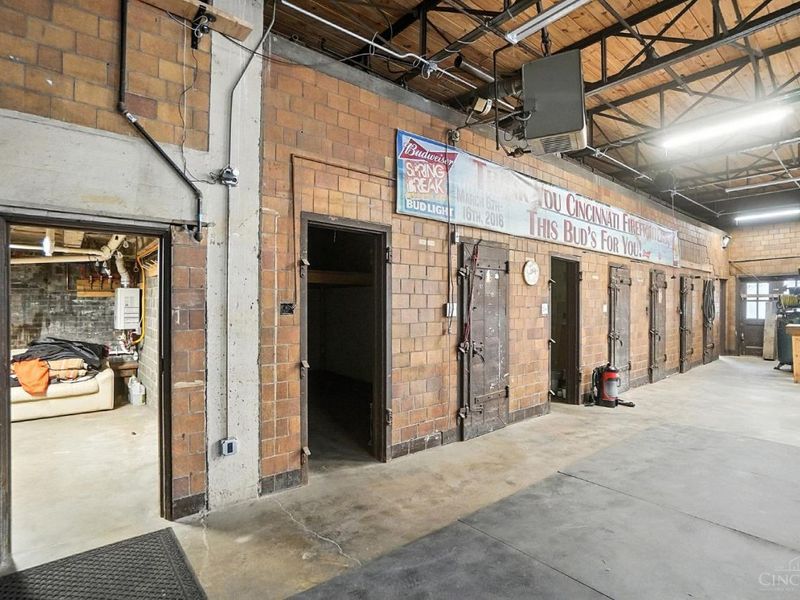 1628 Central Parkway, Cincinnati, OH 45202 Photo 70