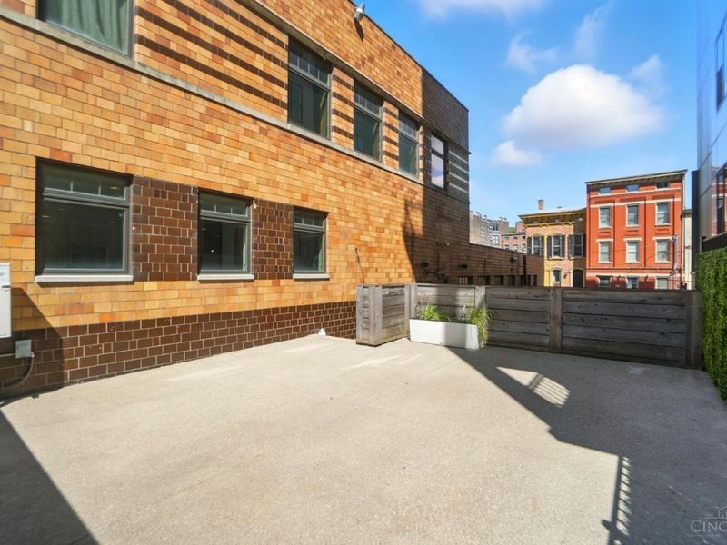 1628 Central Parkway, Cincinnati, OH 45202 Photo 77