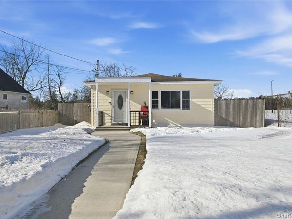 20 Wendy Lane , Brentwood, NY 11717