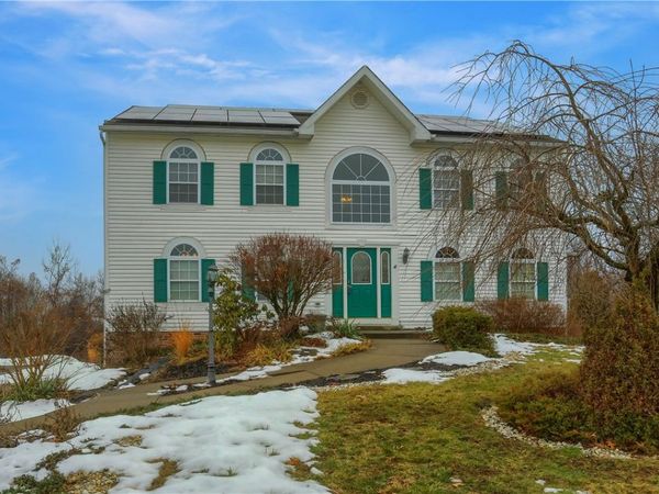 1446 Iroquois Drive, Robinson, PA 15205