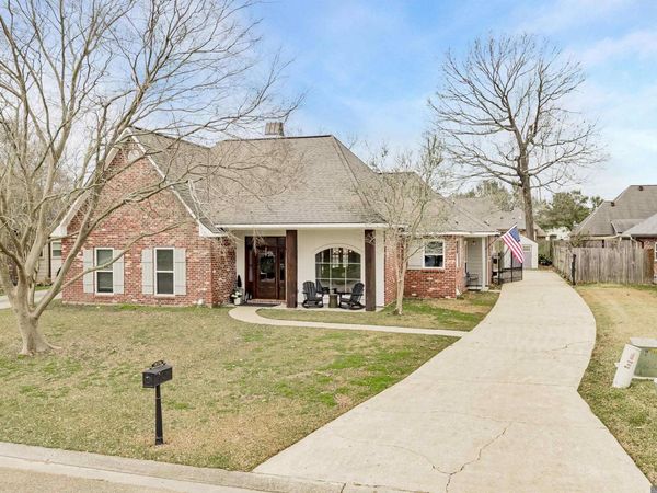 36376 Desoto St, Prairieville, LA 70769