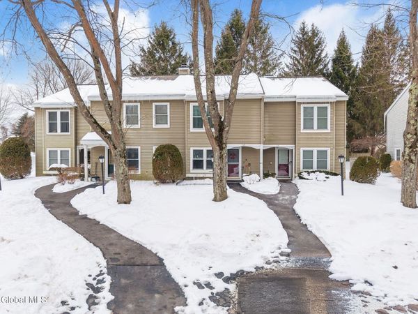 13 Raleigh Drive, Halfmoon, NY 12065