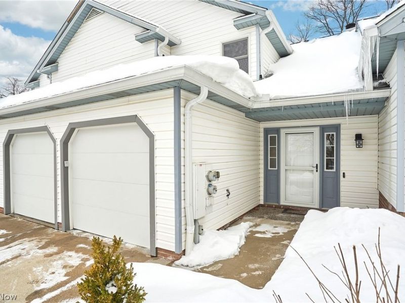 800 Hampton Circle, Unit 6, Aurora, OH 44202 Photo 1