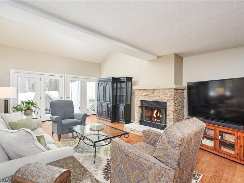 800 Hampton Circle, Unit 6, Aurora, OH 44202 Photo 3