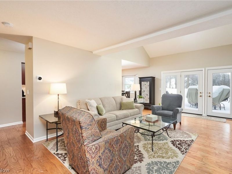 800 Hampton Circle, Unit 6, Aurora, OH 44202 Photo 4