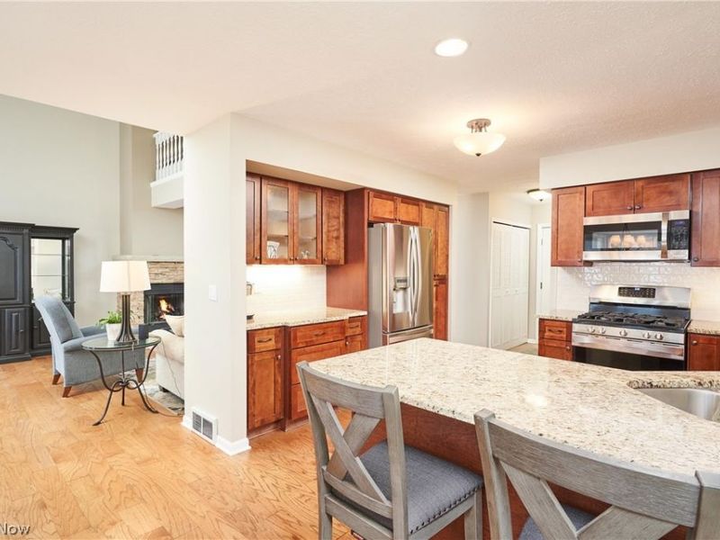 800 Hampton Circle, Unit 6, Aurora, OH 44202 Photo 6