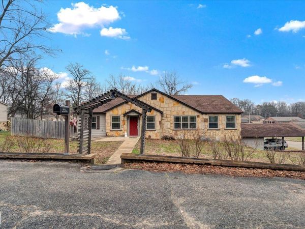 102 Olive Street, Pocahontas, AR 72455