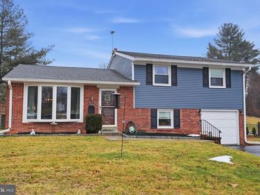 327 NETHERINGTON DRIVE, BROOMALL, PA 19008
