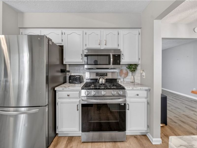 459 Auburn Street, Elyria, OH 44035 Photo 12