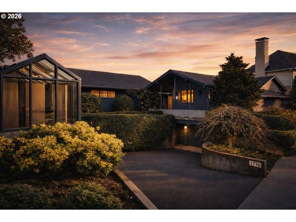 1776 SW MONTGOMERY DR, Portland, OR 97201