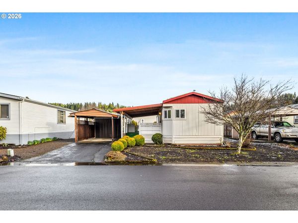 1307 S Water ST, Silverton, OR 97381