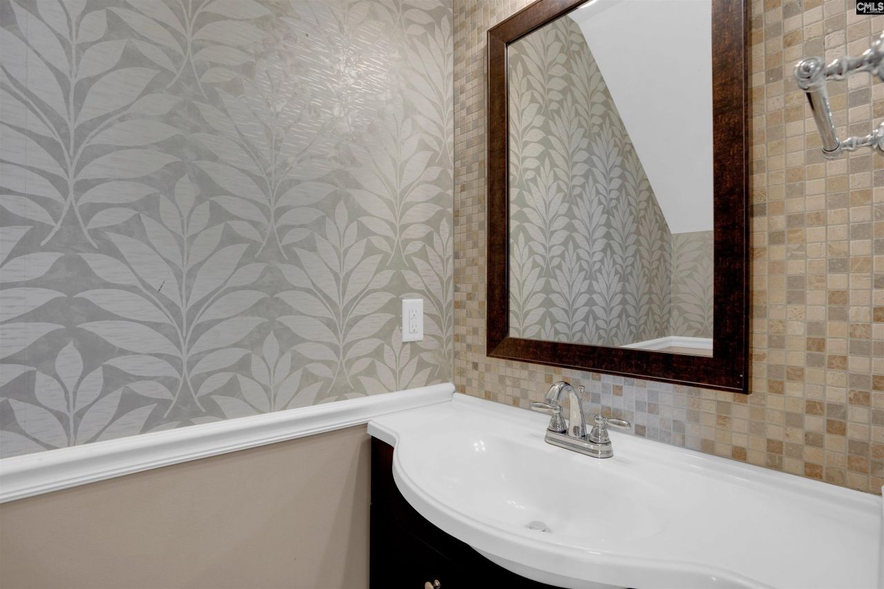 672 Deertrack Run  Photo 32