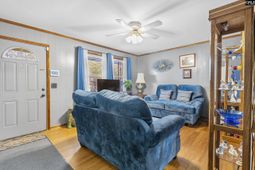 5106 Randall Avenue  photo 4