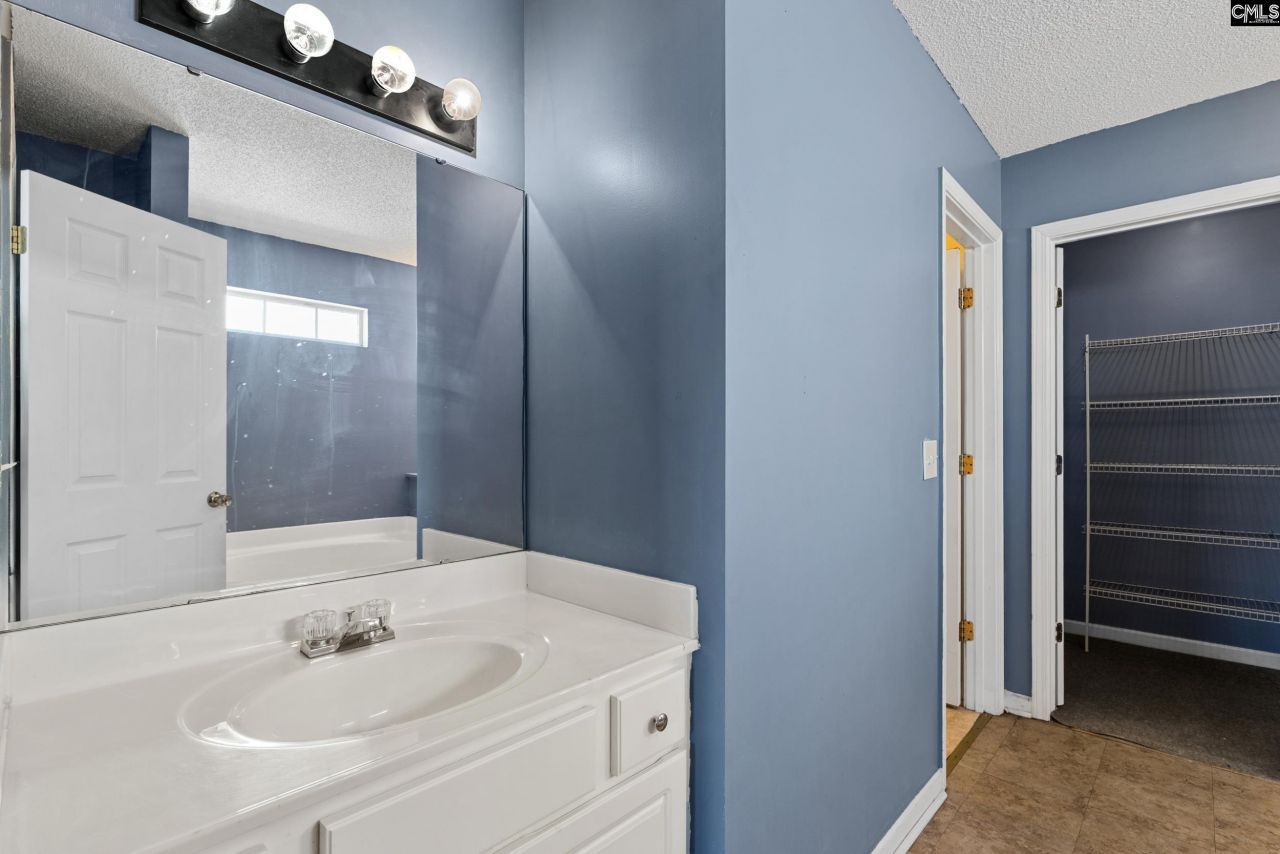 245 Fox Grove Circle  Photo 18