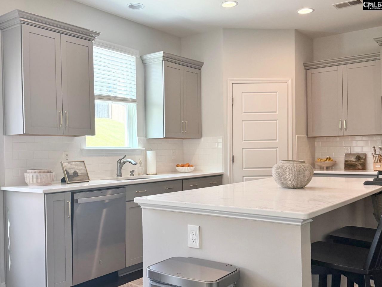 145 Madison Park Drive  Photo 12