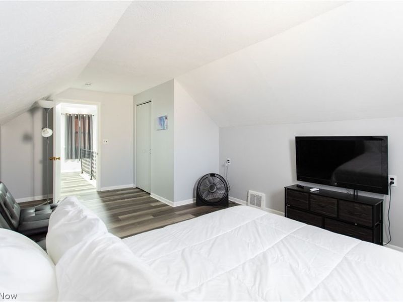 12307 Shady Oak Boulevard, Cleveland, OH 44125 Photo 22