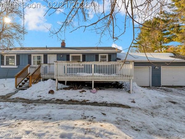 911 S Duck Lake Road, Milford Twp, MI 48381