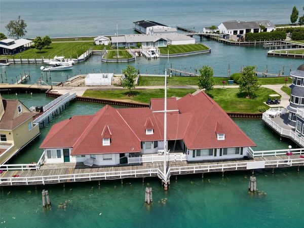 9963 S Channel Dr, Clay Township, Mi 48028