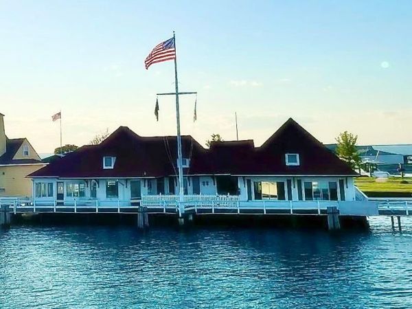 9963 S Channel Dr, Clay Twp, MI 48028