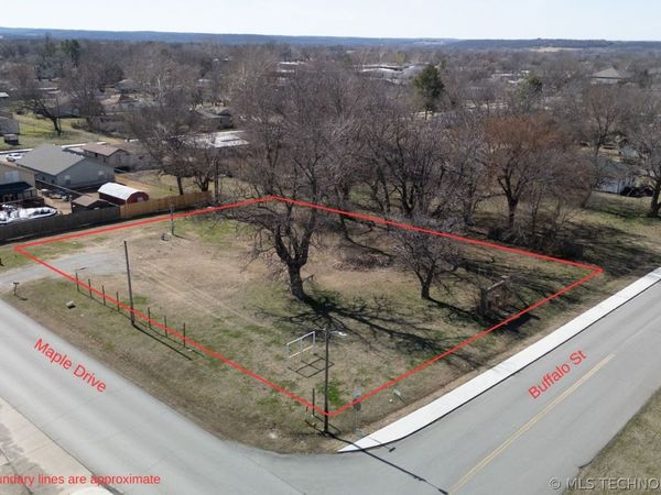 632 E Buffalo Street, Kellyville, OK 74039