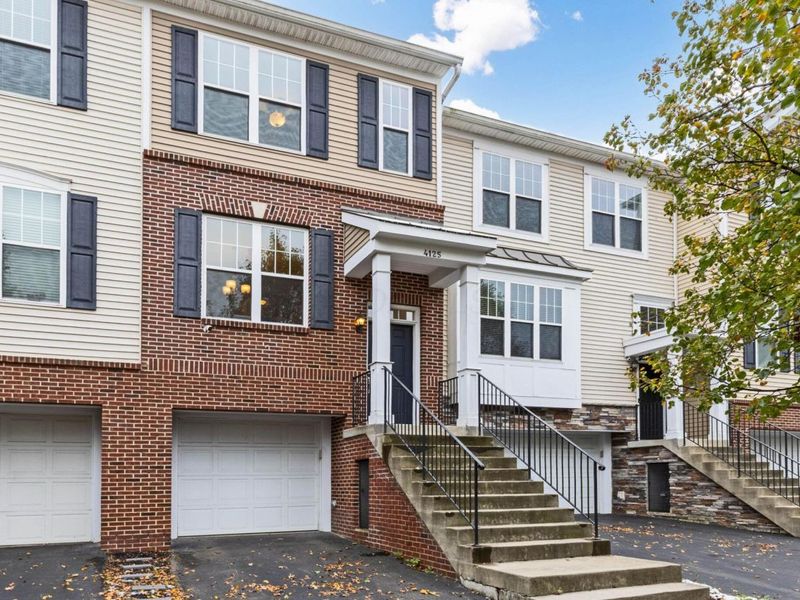 4125 Emerius Drive , Columbus, OH 43219 Photo 2