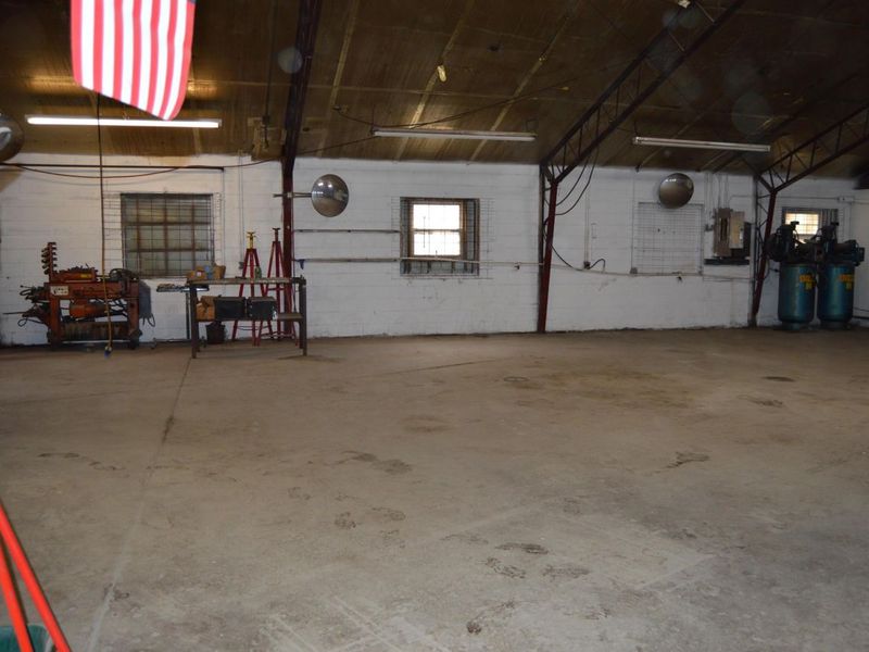 1070 S Memorial Drive, Lancaster, OH 43130 Photo 6