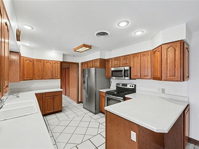 3025 Big Hill Road, Kettering, OH 45419 Photo 10