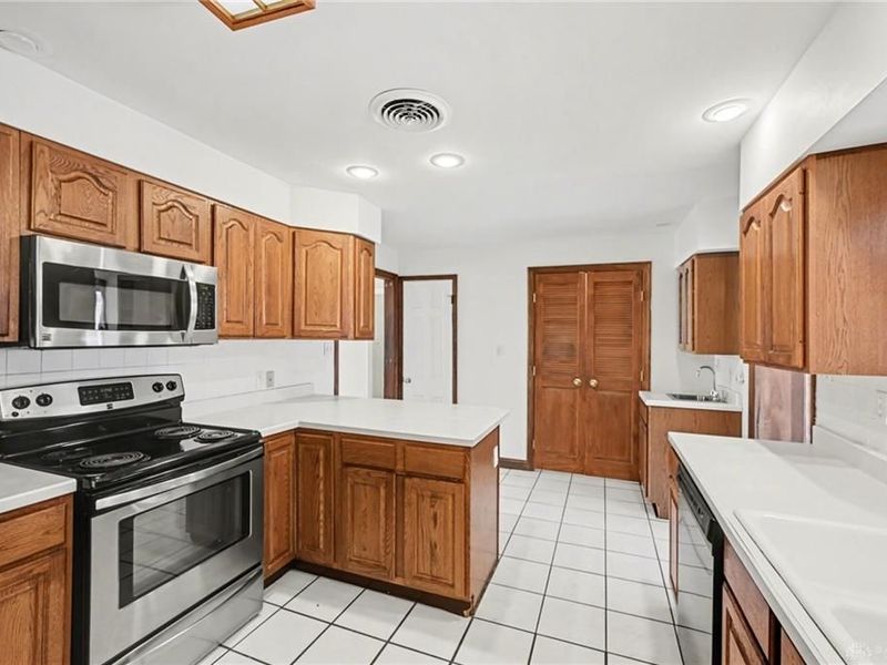 3025 Big Hill Road, Kettering, OH 45419 Photo 12