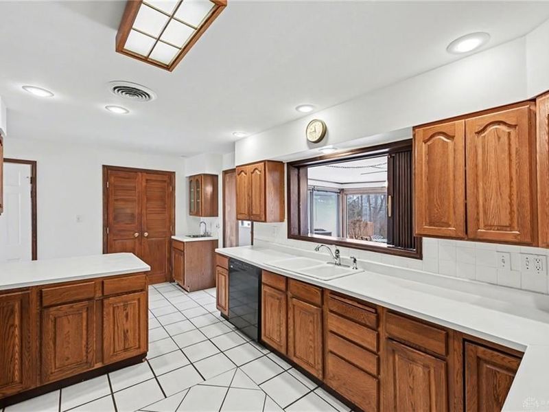 3025 Big Hill Road, Kettering, OH 45419 Photo 9